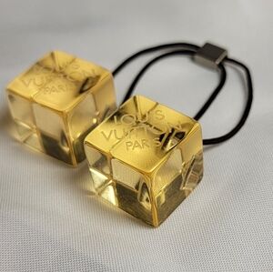 LOUIS VUITTON Hair Cubes